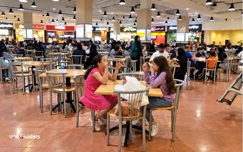 Restaurants and food court at LuLu Hypermarket Arabian Center